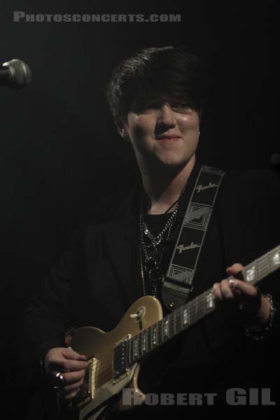 THE XX - 2009-10-09 - PARIS - Point Ephemere - Romy Madley Croft